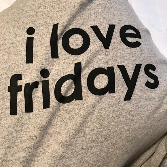 Last๐ฆNew๐โI love Fridaysโ soft top - Picture 3 of 7